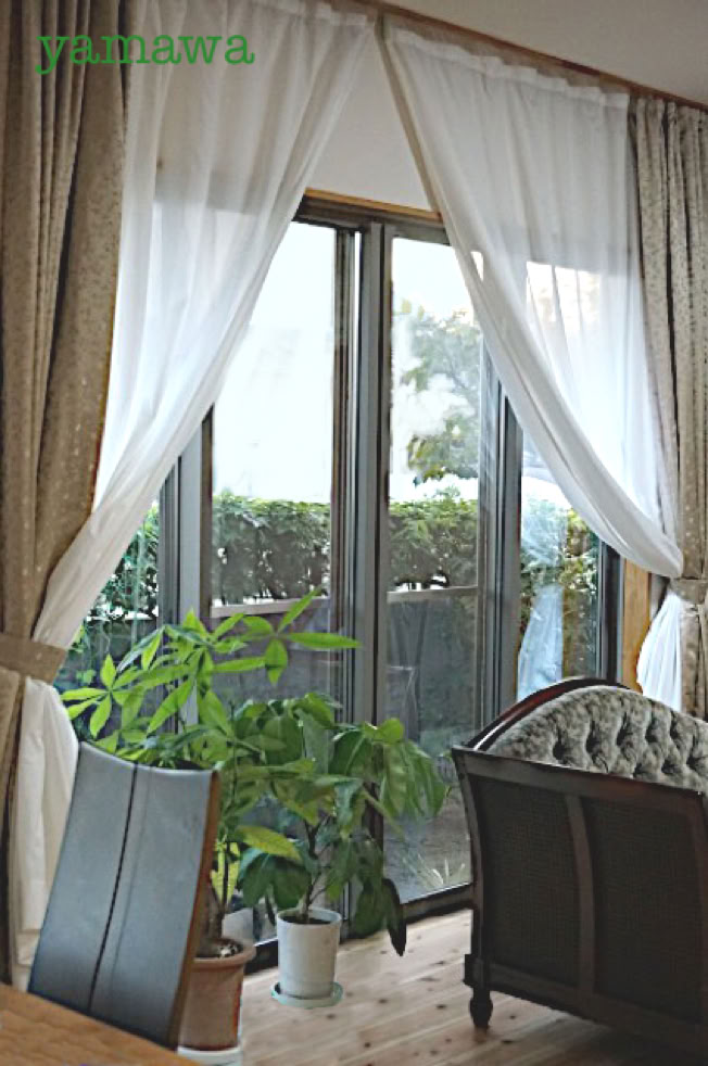 渡邉建設ヤマワのリフォームで観音開きのサッシから二重サッシ引き戸に。断熱効果が上がり、室内が静かになりました